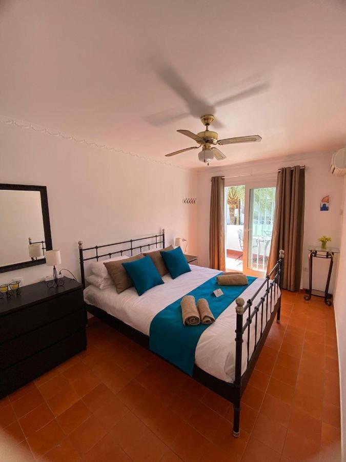 Casa De Las Palmeras เบนัลมาเดนา ภายนอก รูปภาพ