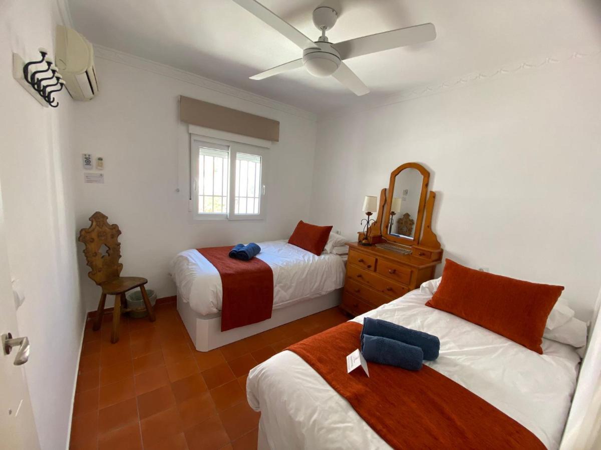 Casa De Las Palmeras เบนัลมาเดนา ภายนอก รูปภาพ